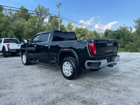 More photos of 2021 GMC Sierra 3500 HD SLT at Cambridge Truck, OH