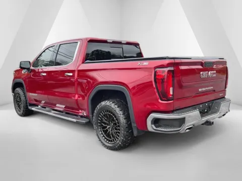 More photos of 2021 GMC Sierra 1500 SLT at Cambridge Truck, OH