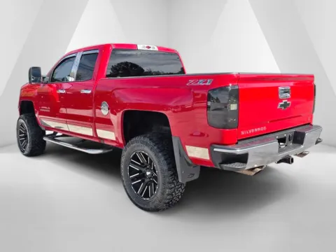 More photos of 2017 Chevrolet Silverado 1500 LT at Cambridge Truck, OH