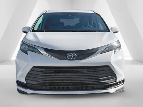 More photos of 2024 Toyota Sienna LE at Cambridge Truck, OH