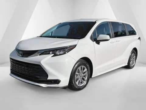 More photos of 2024 Toyota Sienna LE at Cambridge Truck, OH