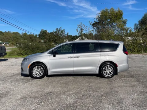 More photos of 2024 Chrysler Pacifica Touring L at Cambridge Truck, OH