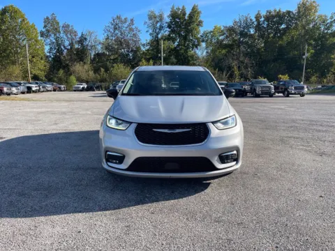 Another view of 2024 Chrysler Pacifica Touring L for sale in Cambridge, OH at Cambridge Truck
