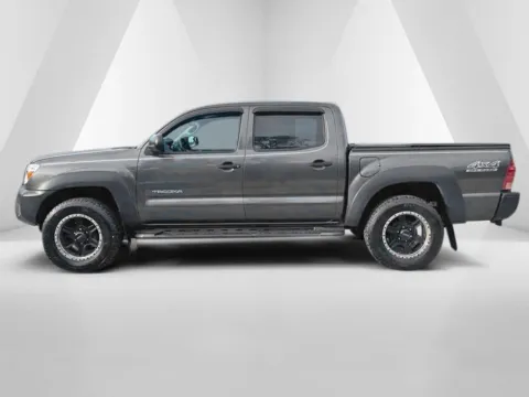 More photos of 2013 Toyota Tacoma at Cambridge Truck, OH
