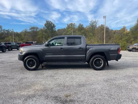 More photos of 2013 Toyota Tacoma at Cambridge Truck, OH