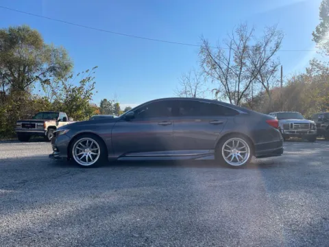 More photos of 2018 Honda Accord Touring 2.0T at Cambridge Truck, OH