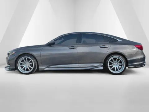 More photos of 2018 Honda Accord Touring 2.0T at Cambridge Truck, OH