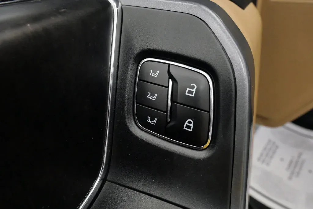 2023 Ford F-250 Super Duty Lariat - Photo 16