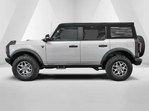 More photos of 2022 Ford Bronco Badlands at Cambridge Truck, OH