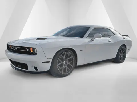 More photos of 2016 Dodge Challenger R/T at Cambridge Truck, OH