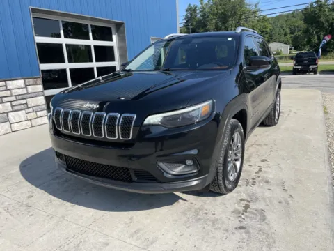 Another view of 2019 Jeep Cherokee Latitude Plus for sale in Cambridge, OH at Cambridge Truck