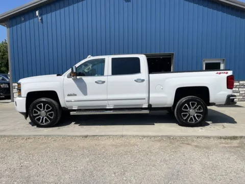 More photos of 2018 Chevrolet Silverado 2500HD High Country at Cambridge Truck, OH