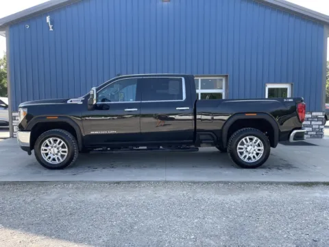 More photos of 2021 GMC Sierra 2500HD SLT at Cambridge Truck, OH