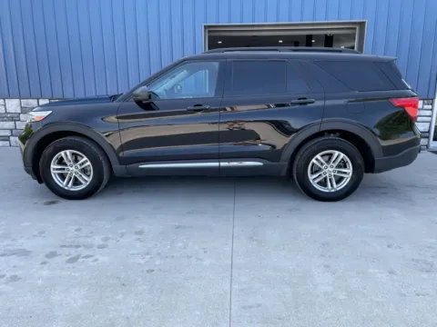 More photos of 2022 Ford Explorer XLT at Cambridge Truck, OH