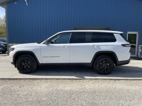 More photos of 2024 Jeep Grand Cherokee L Altitude at Cambridge Truck, OH
