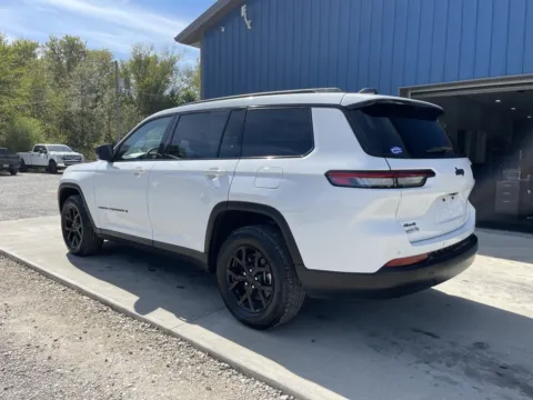 More photos of 2024 Jeep Grand Cherokee L Altitude at Cambridge Truck, OH