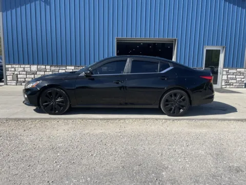 More photos of 2020 Nissan Altima 2.5 SR at Cambridge Truck, OH