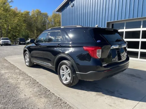 More photos of 2022 Ford Explorer XLT at Cambridge Truck, OH