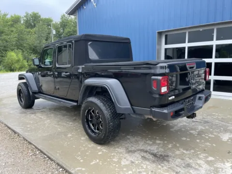 More photos of 2020 Jeep Gladiator Sport at Cambridge Truck, OH