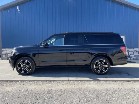 More photos of 2019 Ford Expedition Max Limited at Cambridge Truck, OH