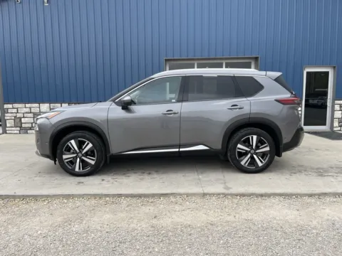 More photos of 2021 Nissan Rogue Platinum at Cambridge Truck, OH