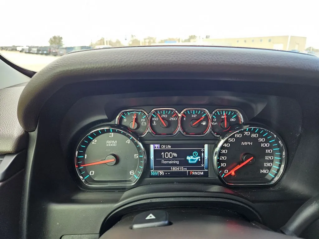 2016 Chevrolet Tahoe LT photo 4