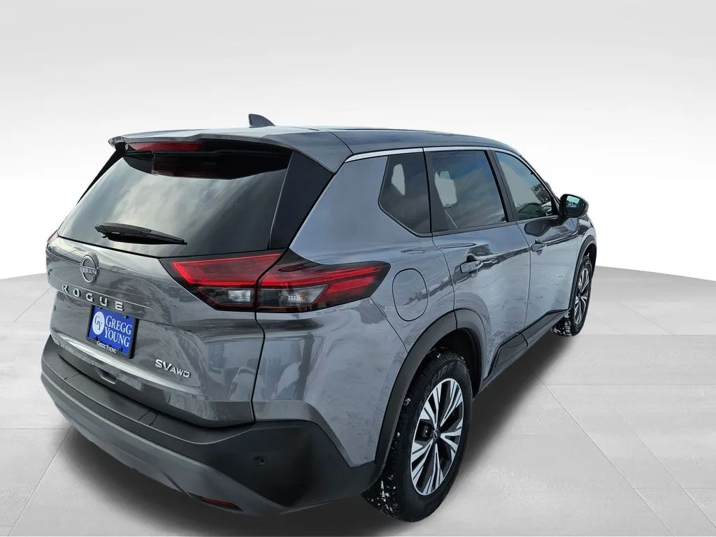 2023 Nissan Rogue SV photo 3