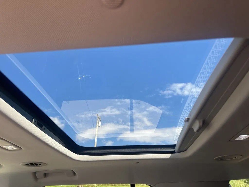 2021 Chevrolet Traverse Premier photo 4