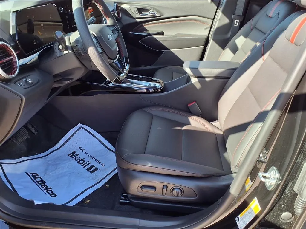 2025 Chevrolet Trax photo 4