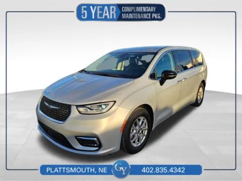 Silver 2024 Chrysler Pacifica Touring L for sale in Plattsmouth, NE