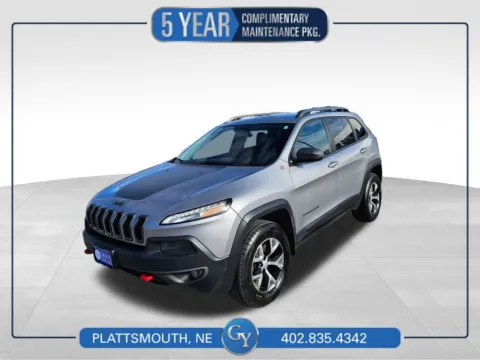 Silver 2018 Jeep Cherokee Trailhawk for sale in Plattsmouth, NE