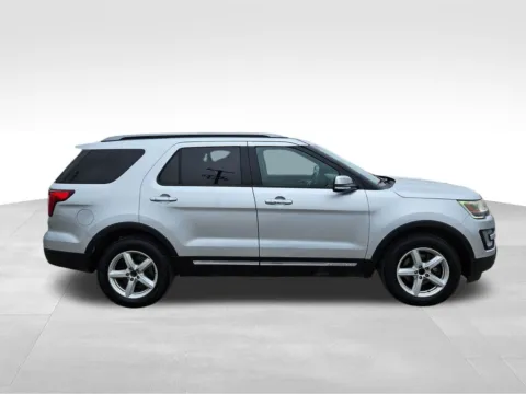 More photos of 2017 Ford Explorer XLT at Gregg Young Chevrolet Of Plattsmouth, NE