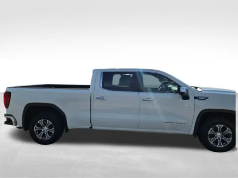 More photos of 2021 GMC Sierra 1500 SLT at Gregg Young Chevrolet Of Plattsmouth, NE