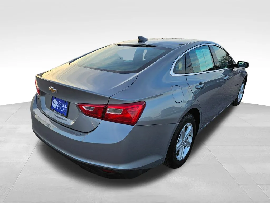 2024 Chevrolet Malibu LS photo 3