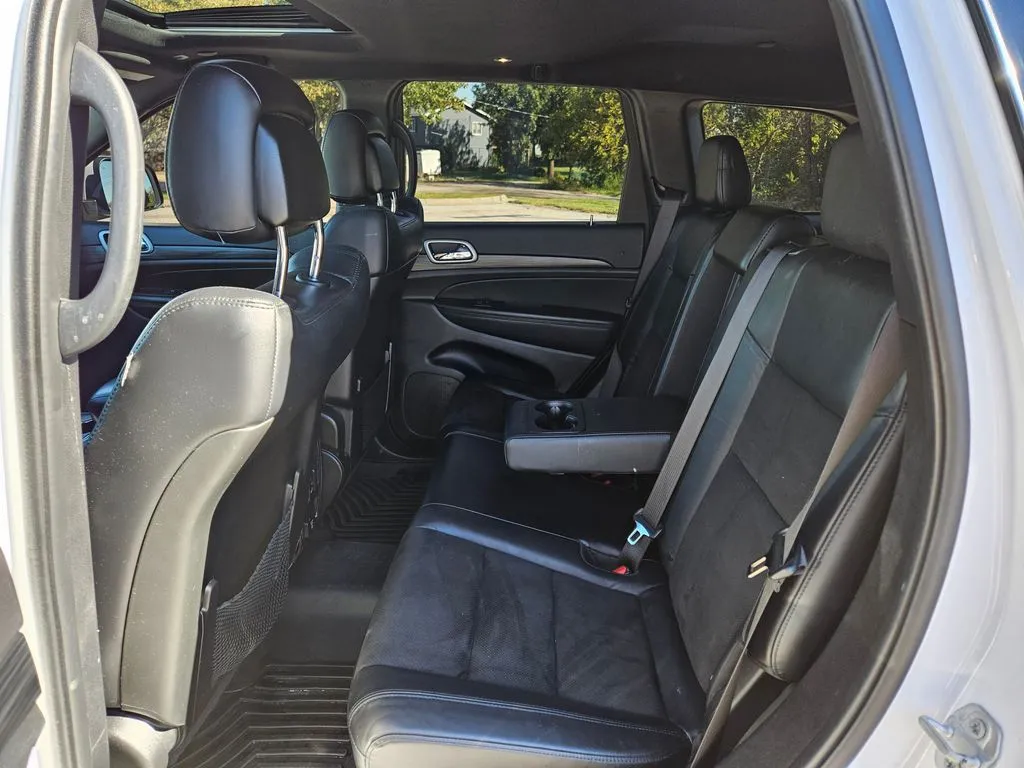 2022 Jeep Cherokee Laredo X photo 2