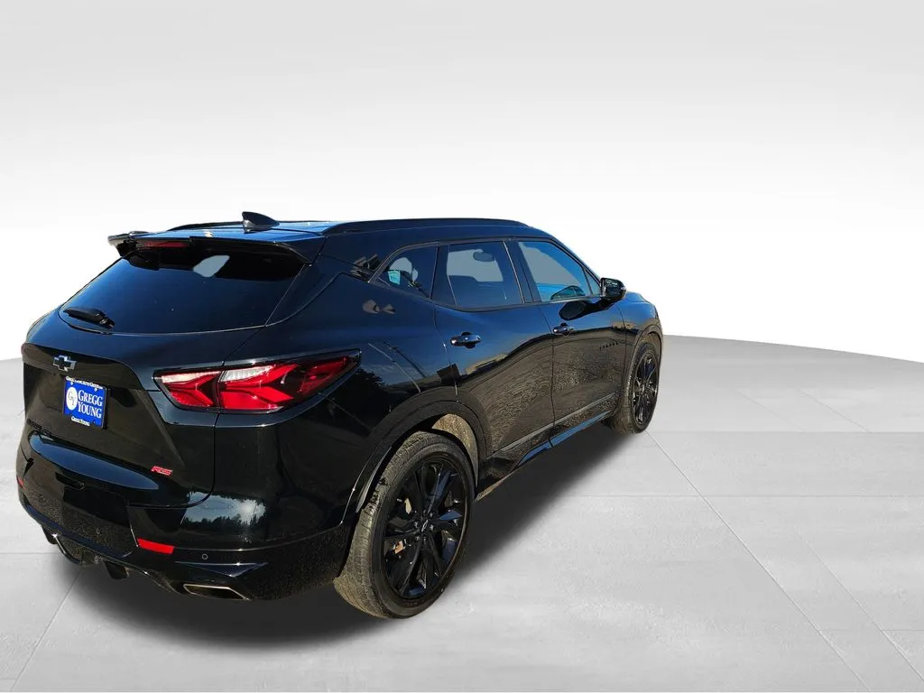 2022 Chevrolet Blazer RS photo 2