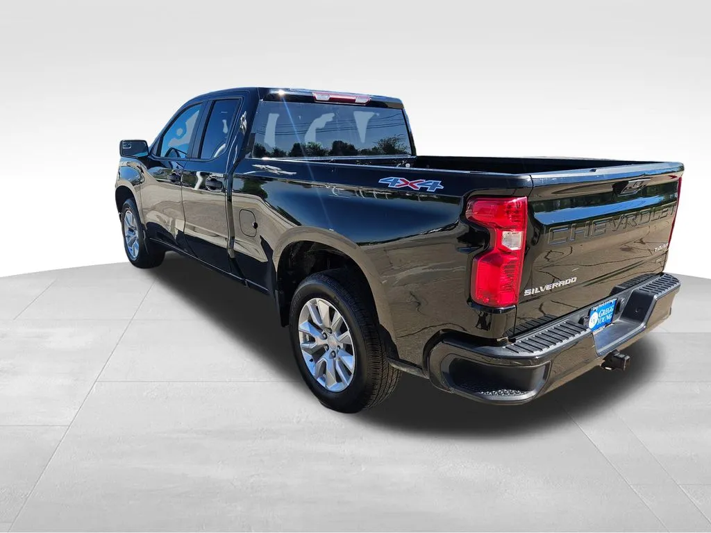 2022 Chevrolet Silverado 1500 Custom photo 4