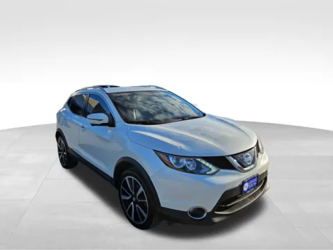 More photos of 2018 Nissan Rogue Sport SL at Gregg Young of Plattsmouth, NE