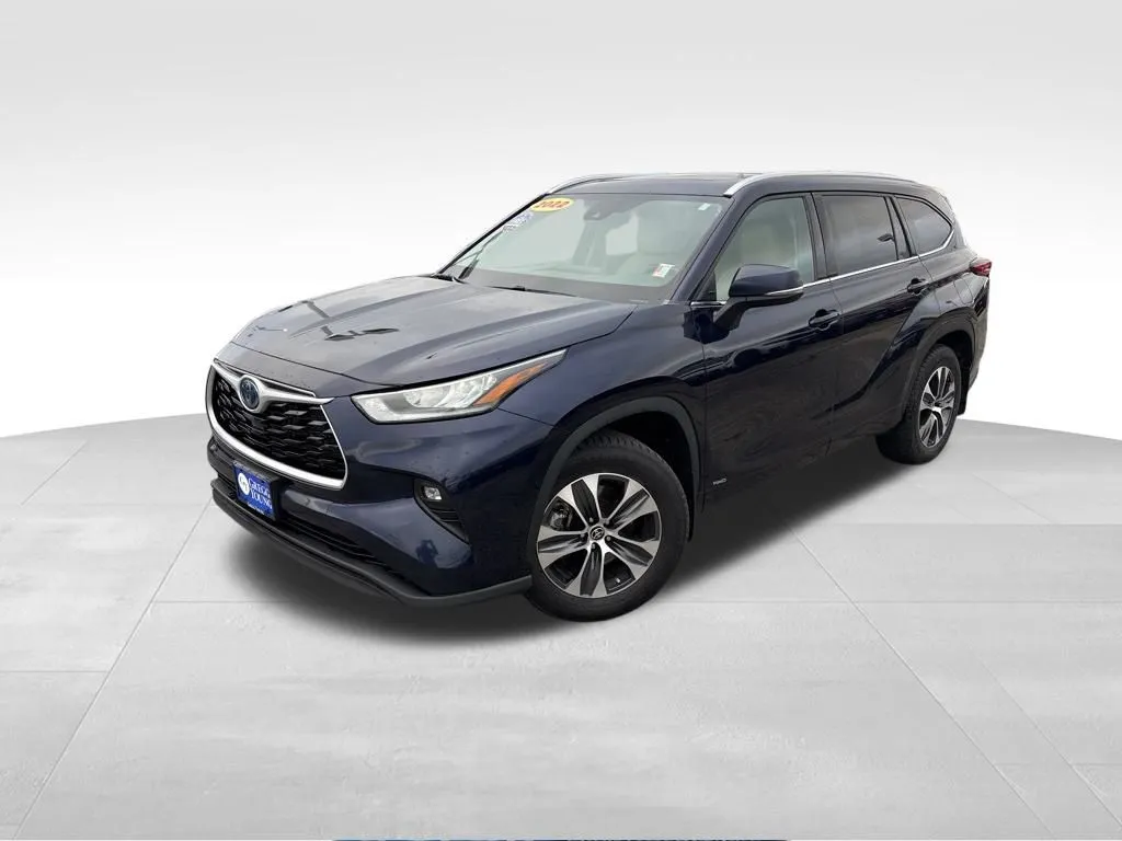 Blue 2022 Toyota Highlander Hybrid XLE for sale in Atlantic, IA