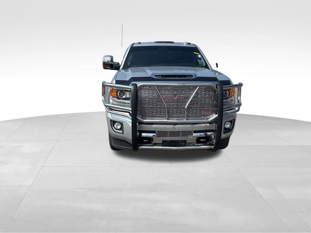 2019 Gmc Sierra 2500 HD Denali photo 4