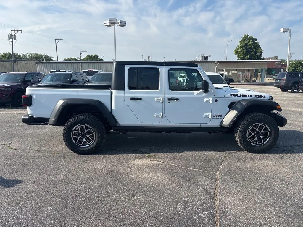 2025 Jeep Gladiator Rubicon photo 3