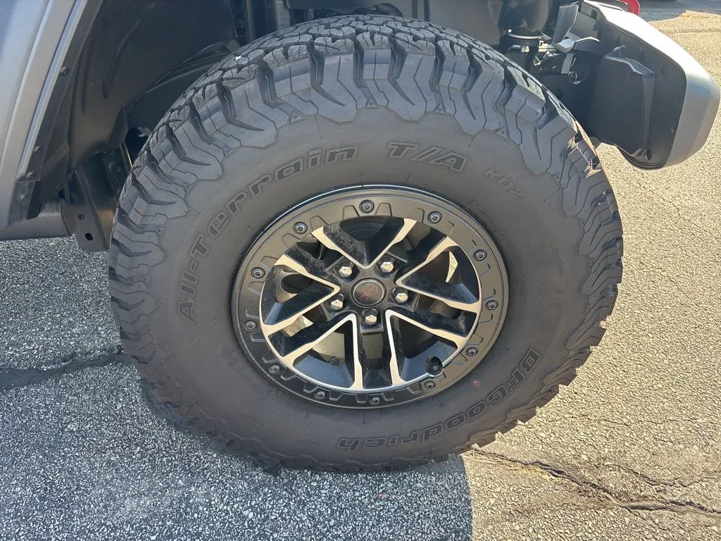 2025 Jeep Wrangler Rubicon photo 2