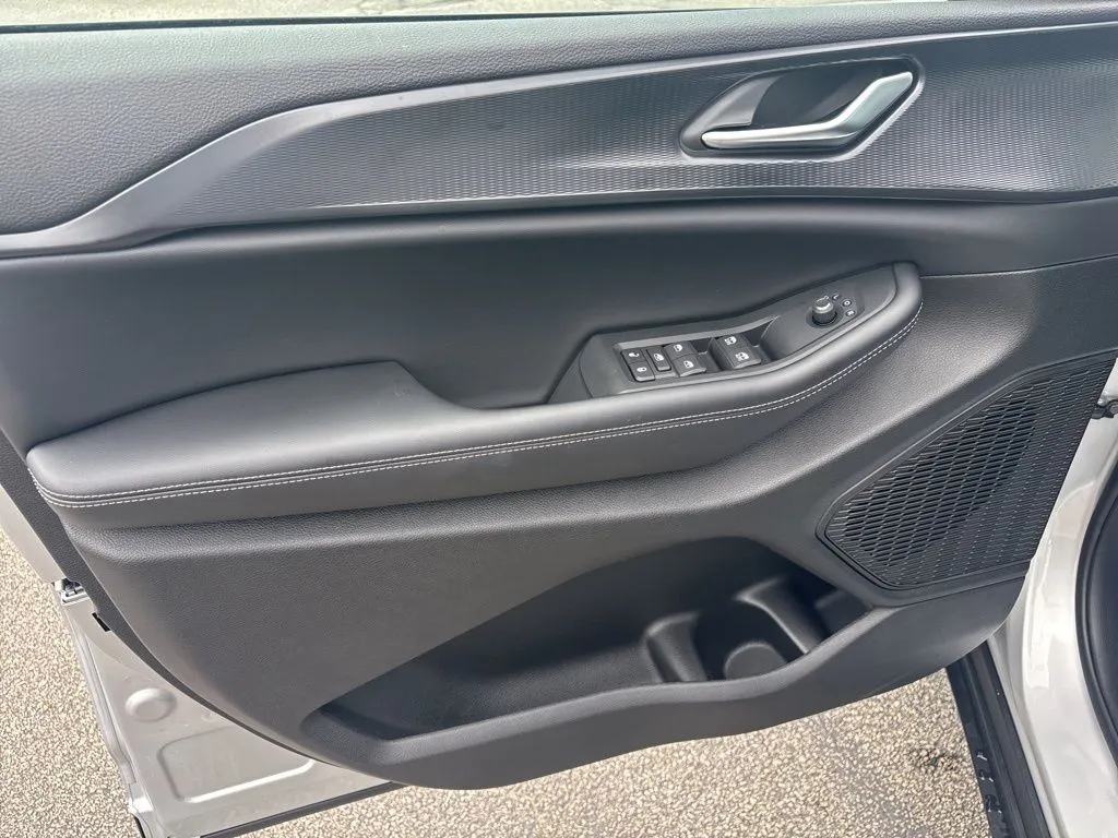 2025 Jeep Grand Cherokee Altitude X photo 4