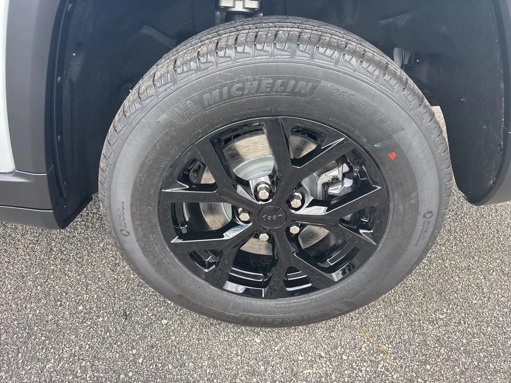 2025 Jeep Grand Cherokee Altitude X photo 3