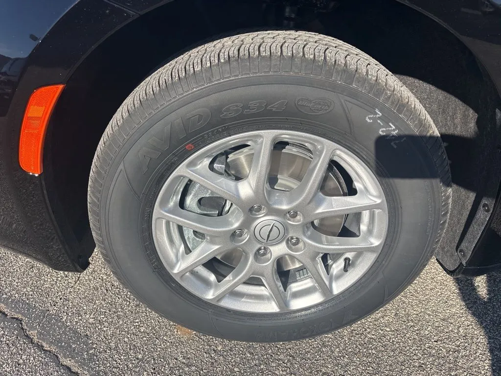 2026 Chrysler Voyager LX photo 4