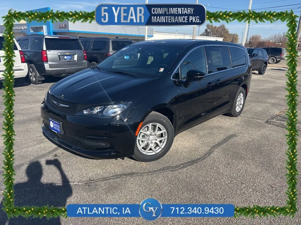 2026 Chrysler Voyager LX's photo