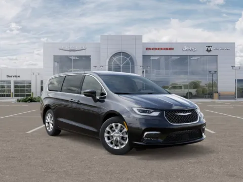 More photos of 2026 Chrysler Pacifica Select at Gregg Young of Atlantic, IA