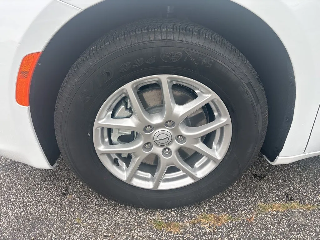 2026 Chrysler Voyager LX photo 4