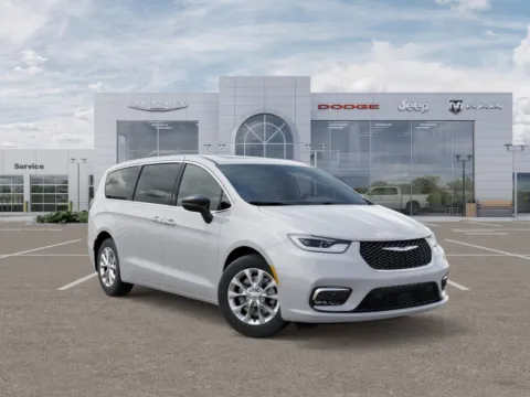 More photos of 2026 Chrysler Pacifica Limited at Gregg Young of Atlantic, IA