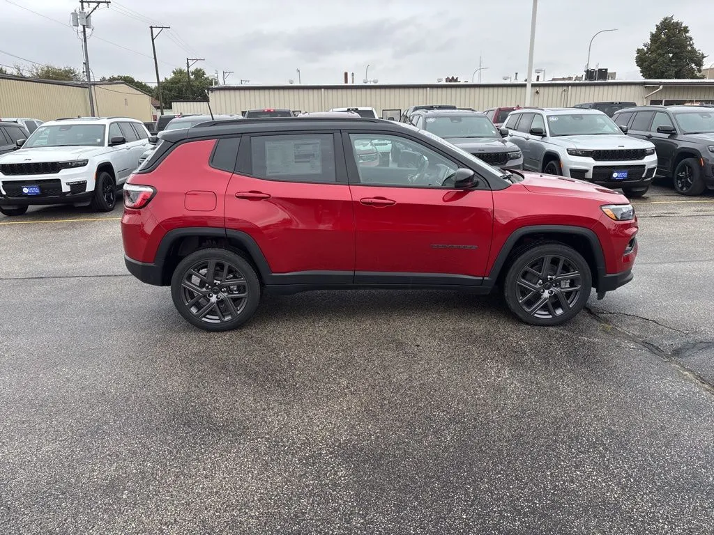 2026 Jeep Compass Limited Altitude photo 3